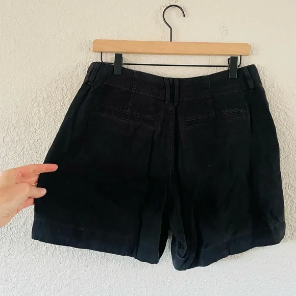 Everlane the Utility Darted Short - Picture 4 of 12